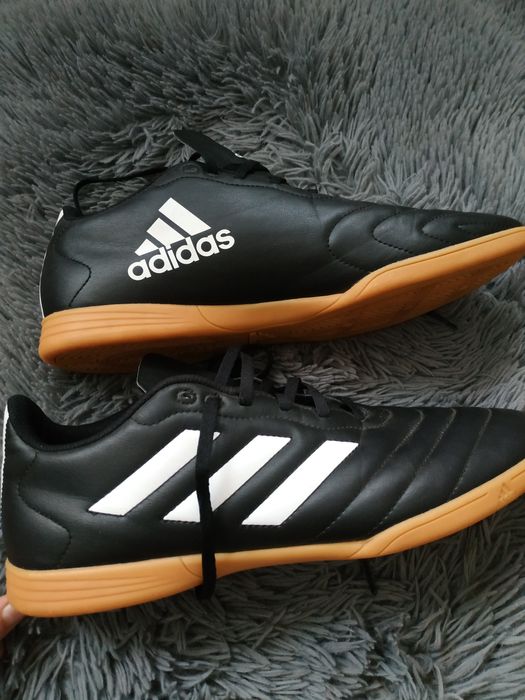 Кросівки чоловічі