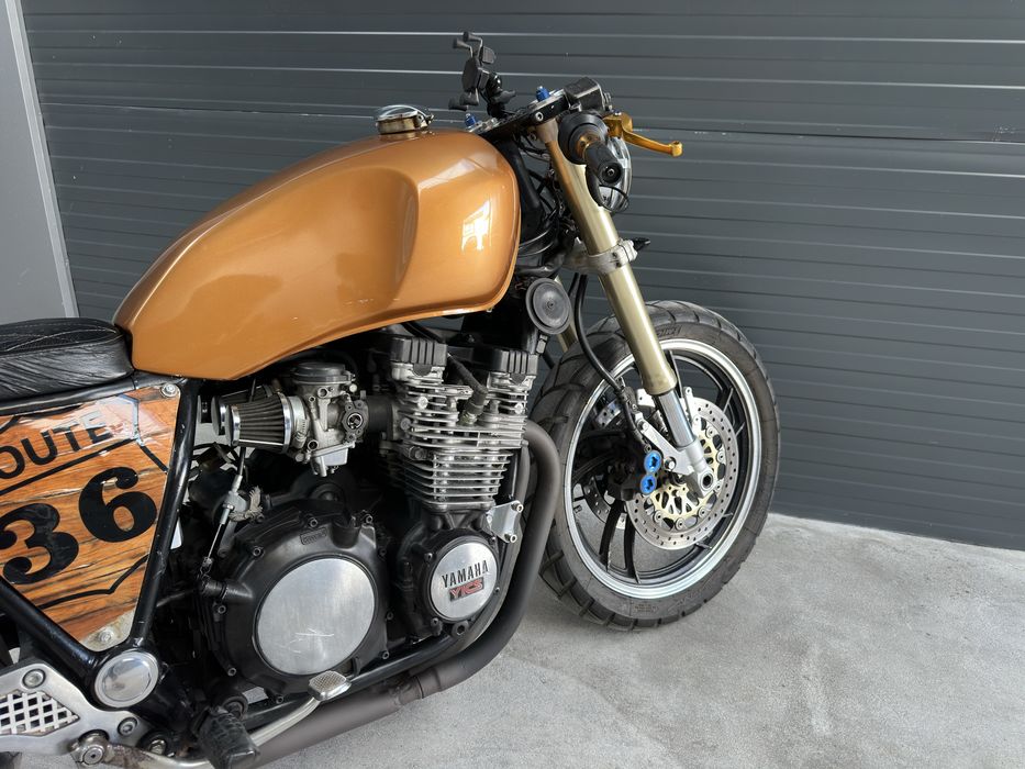 Yamaha FZ 750 Café Racer