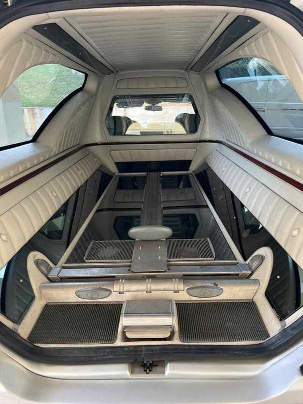 Karawan pogrzebowy Mercedes Benz