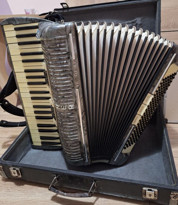 Akordeon HOHNER 120 bas.