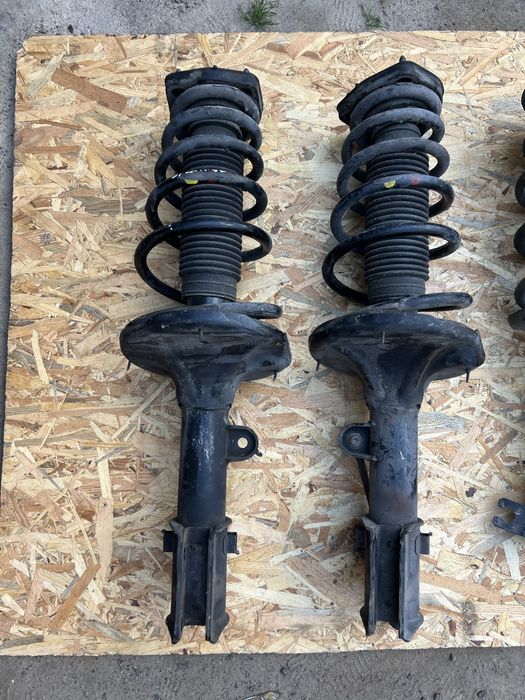 Hyundai Tucson 1 2006 стойка, амортизатора, пружина