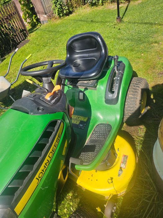 Kosiarka spalinowa John Deere do ogrodu i działki