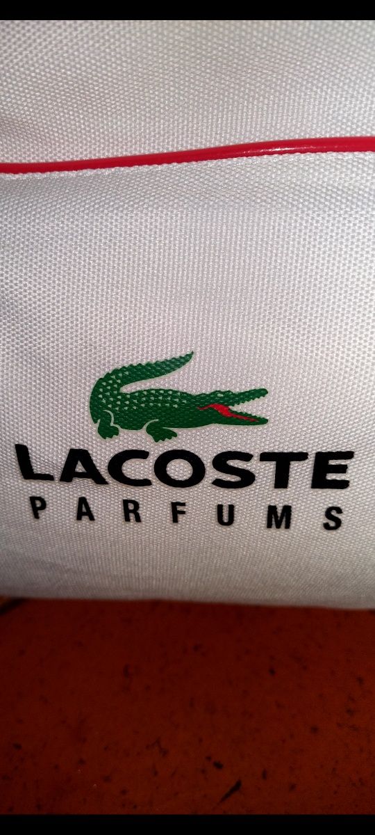 Saco de desporto marca Lacoste Parfums como novo