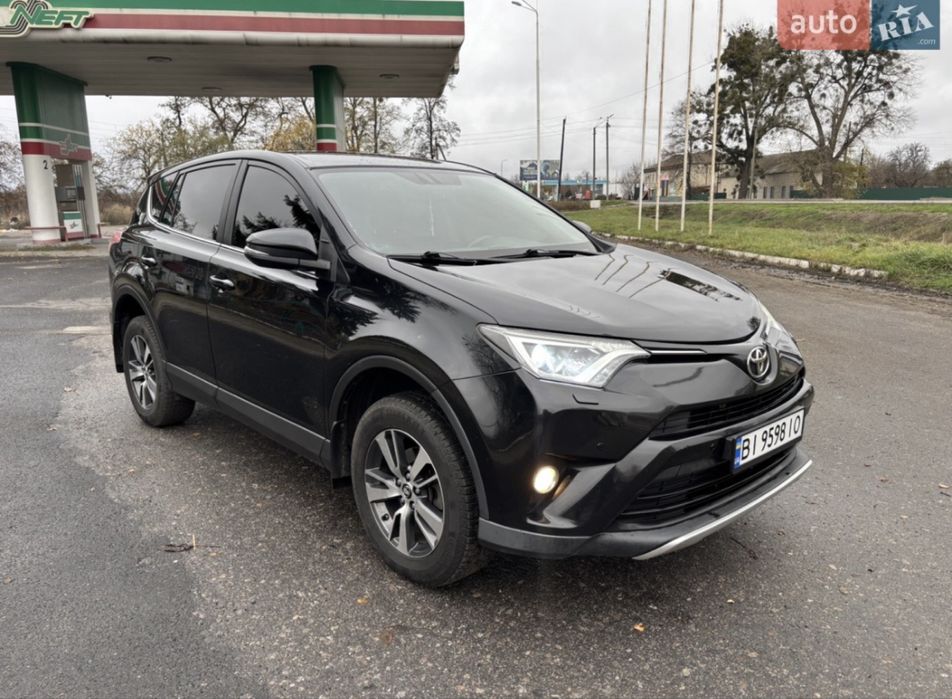 Продам Toyota RAV4 2015, 2.0 CVT, 4WD