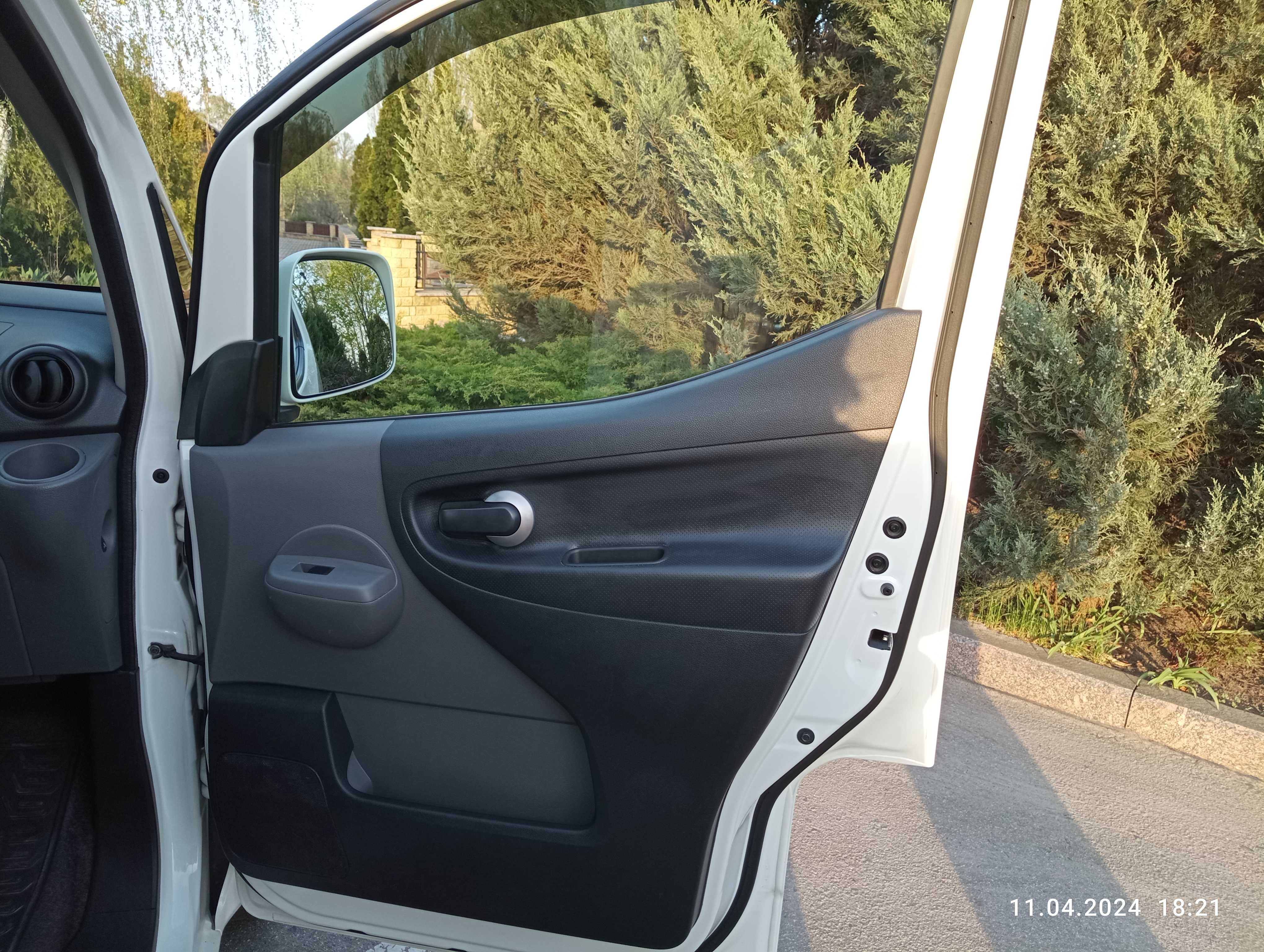 Електромобіль Nissan e-NV200 (своя)