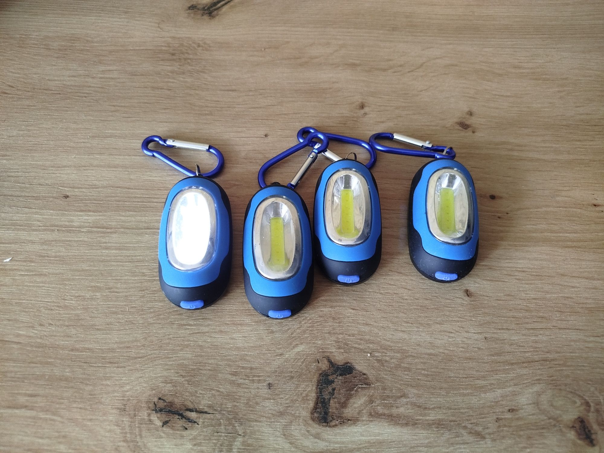4 sztuki LED cob breloczki do kluczy karabińczyk magnez