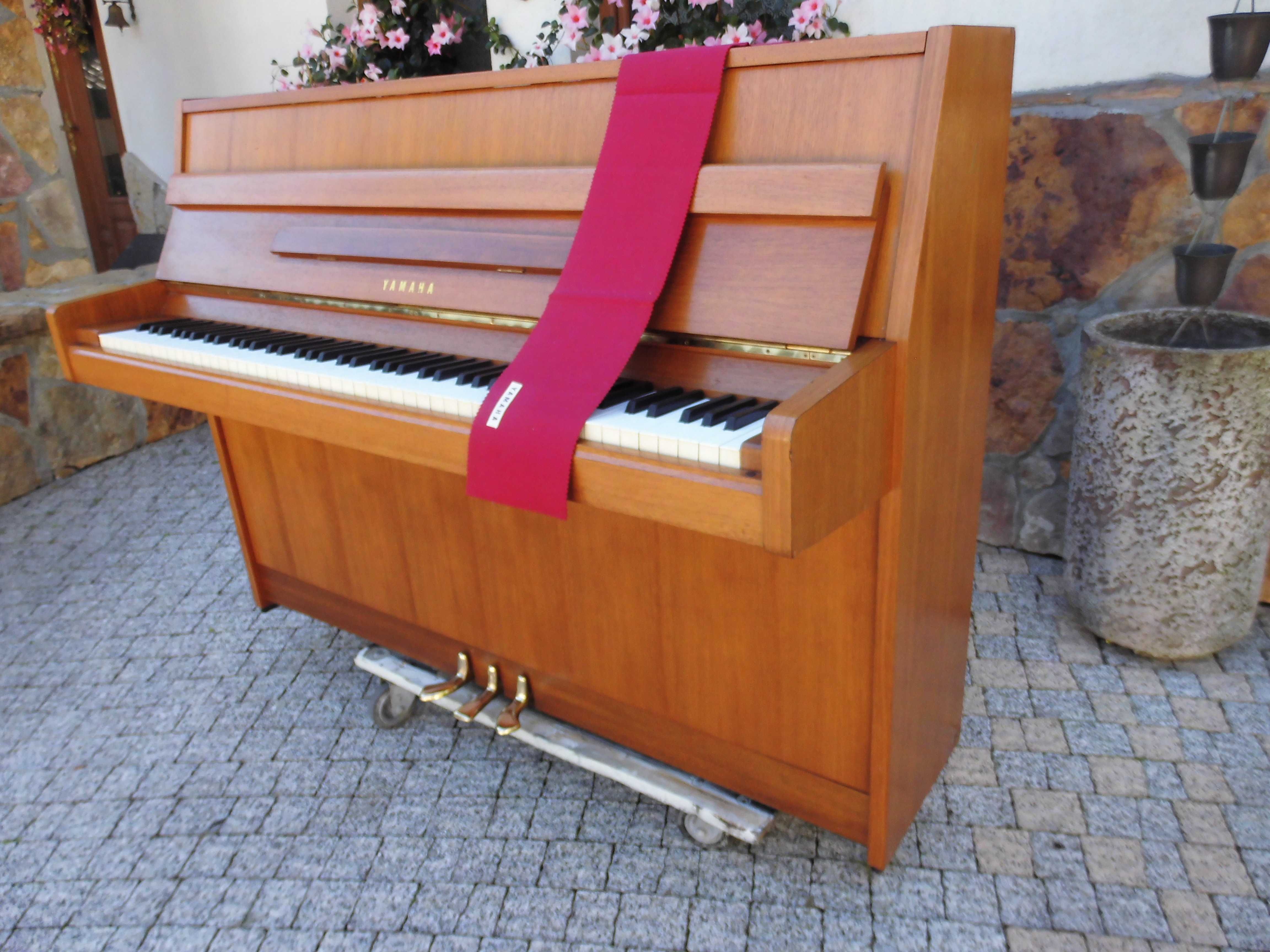 Japan pianino Yamaha C108 w oryginale na gotowo z gwarancją