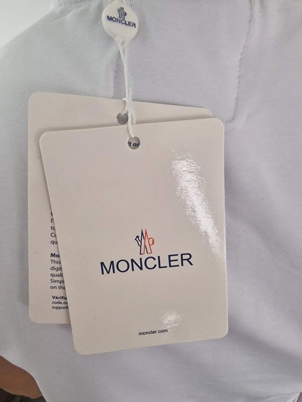 Fato t-shirt e calçao moncler branco