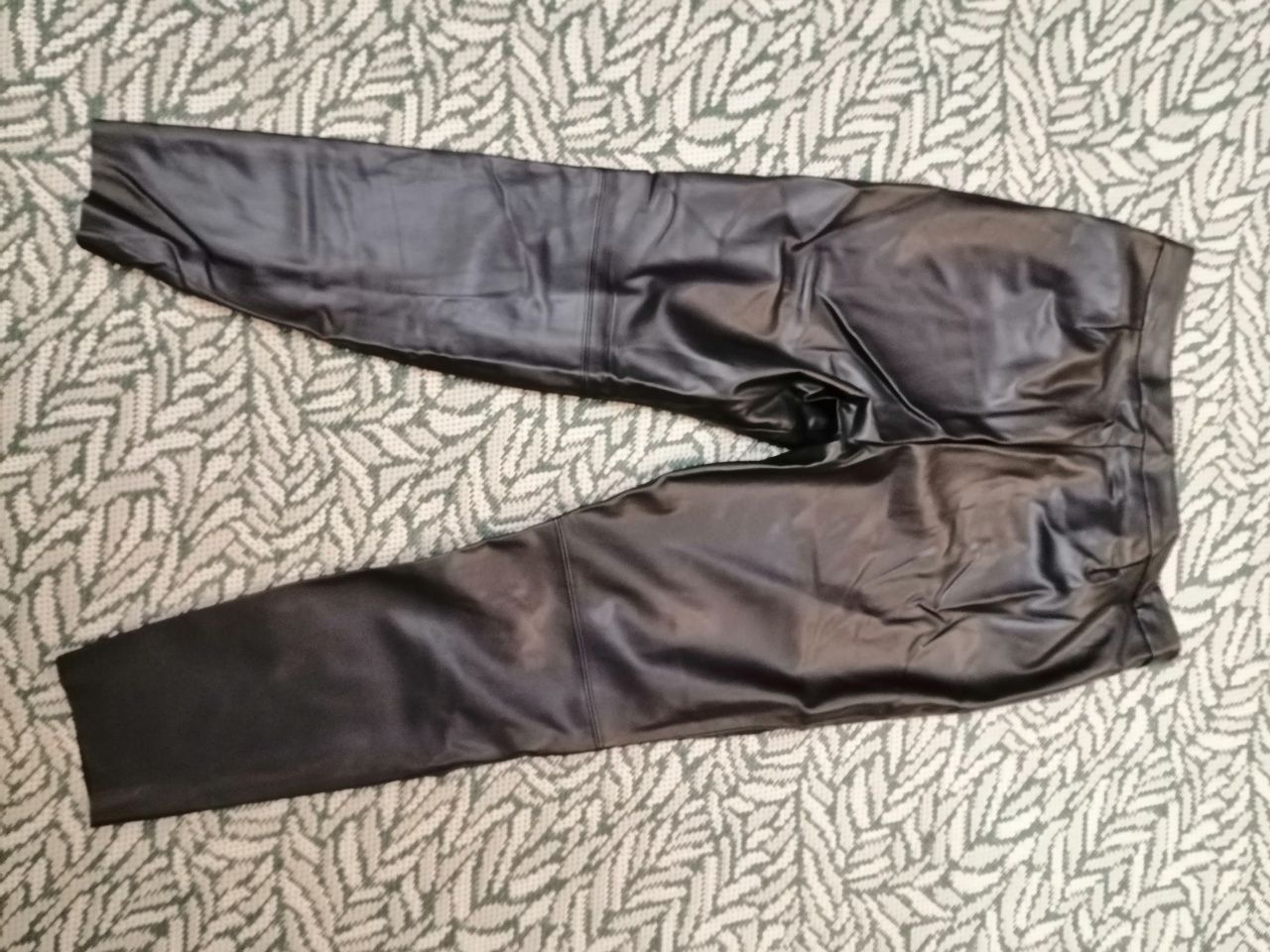 Spodnie skórzane Zara 42