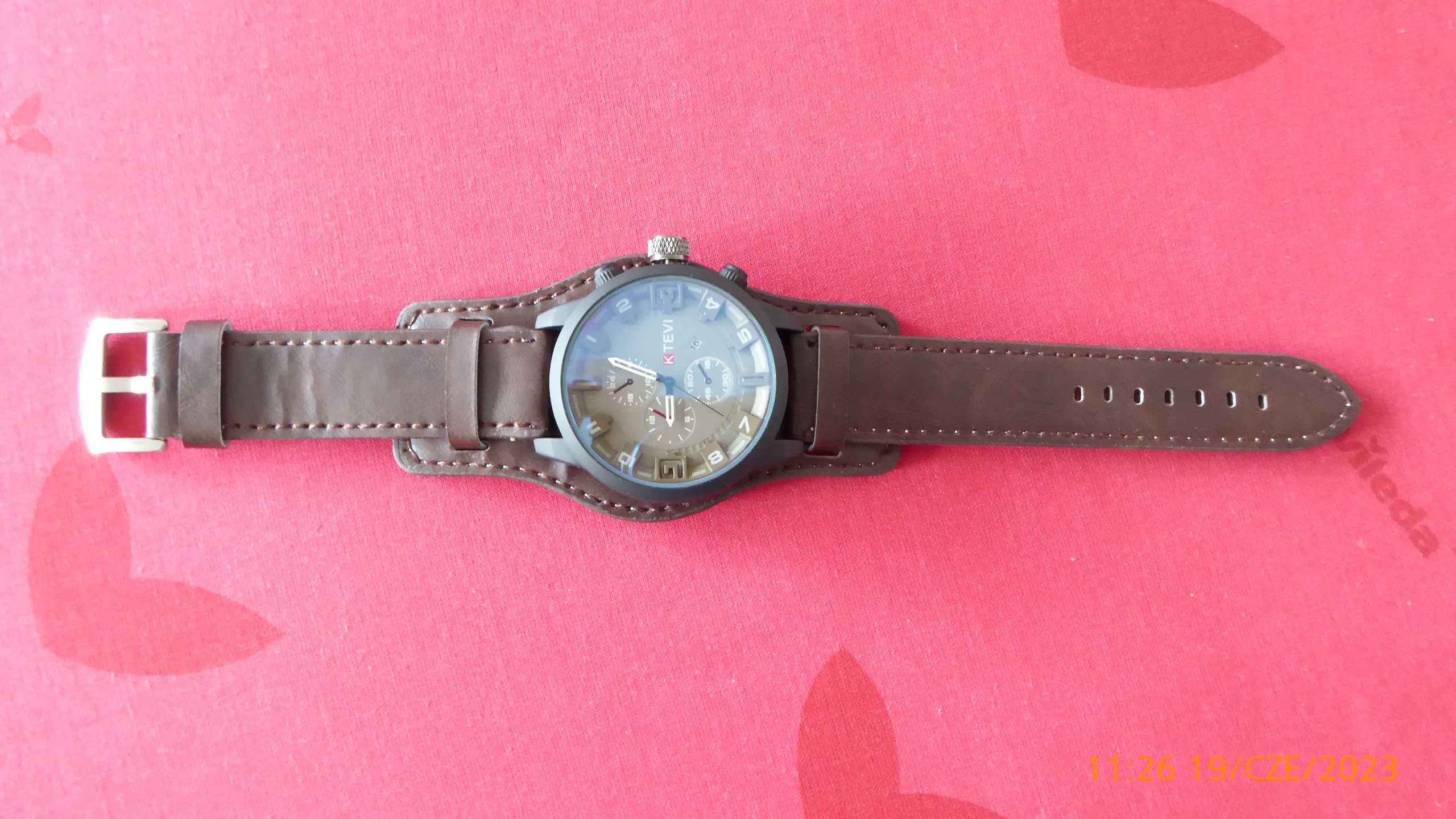 Nowy, męski zegarek wojskowy z datownikiem i skórzanym paskiem KTEVI.