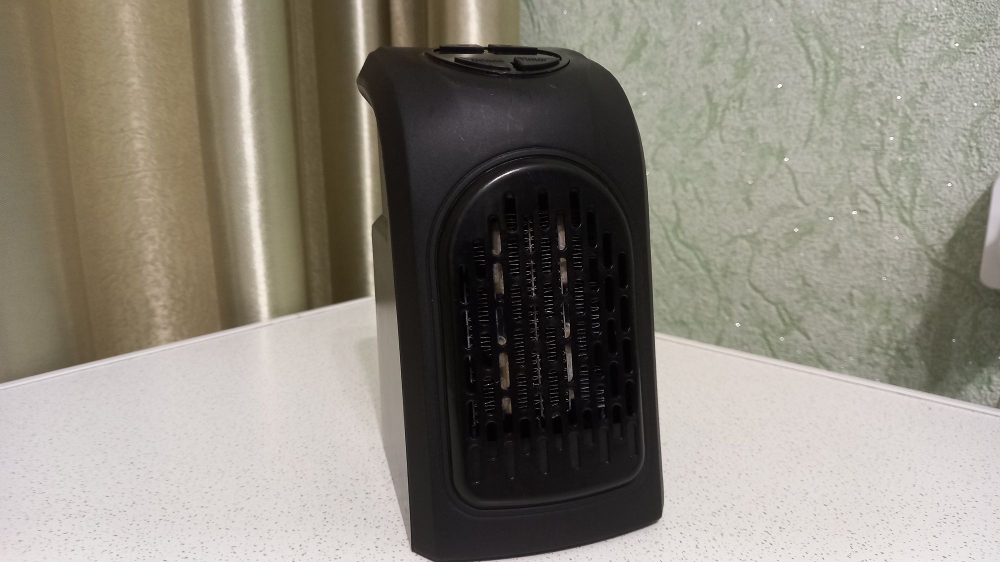 Продам портативный тепловентилятор Handy Heater
