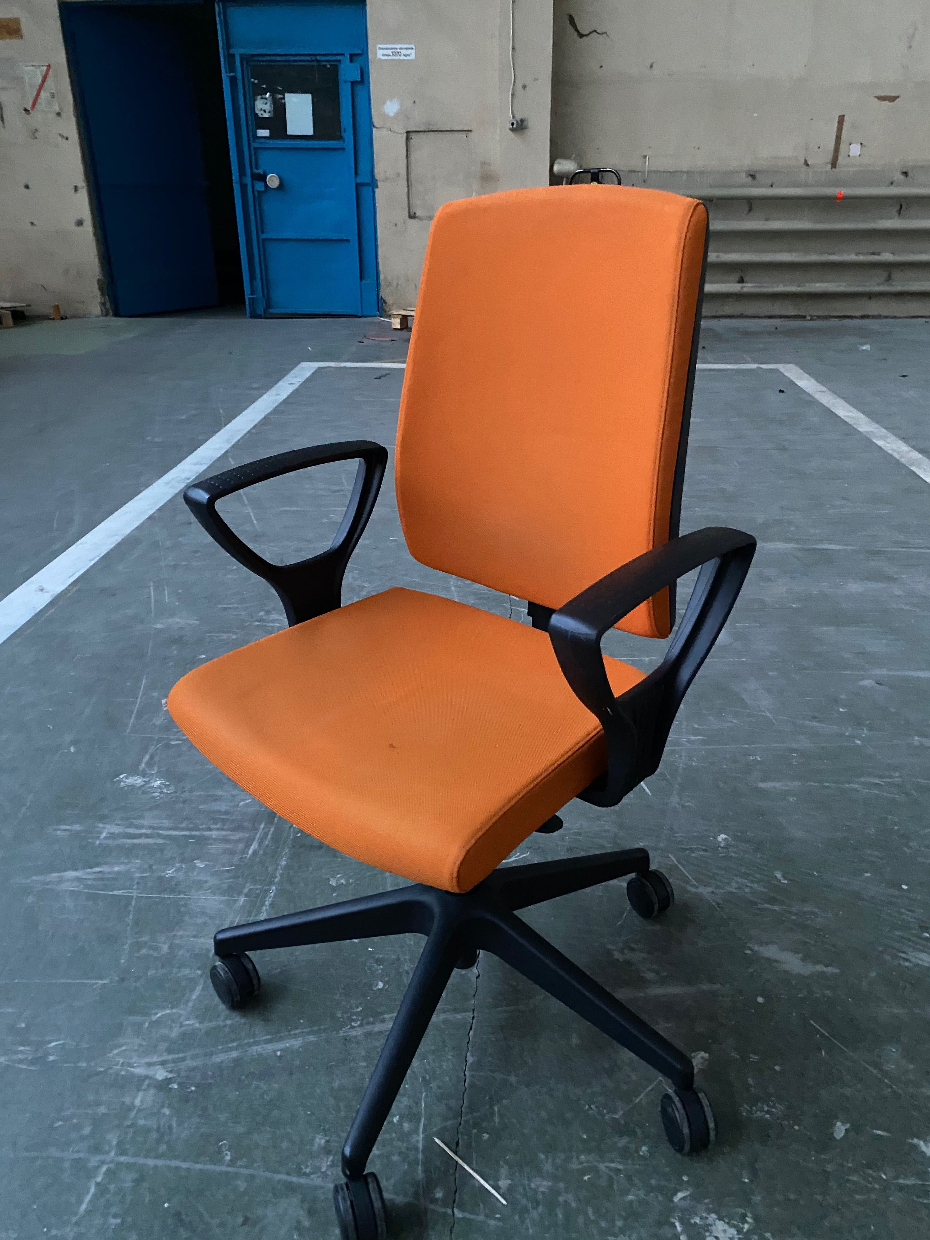 Fotel profi m model Raja 21 ,kolory szare, pomarańczowe