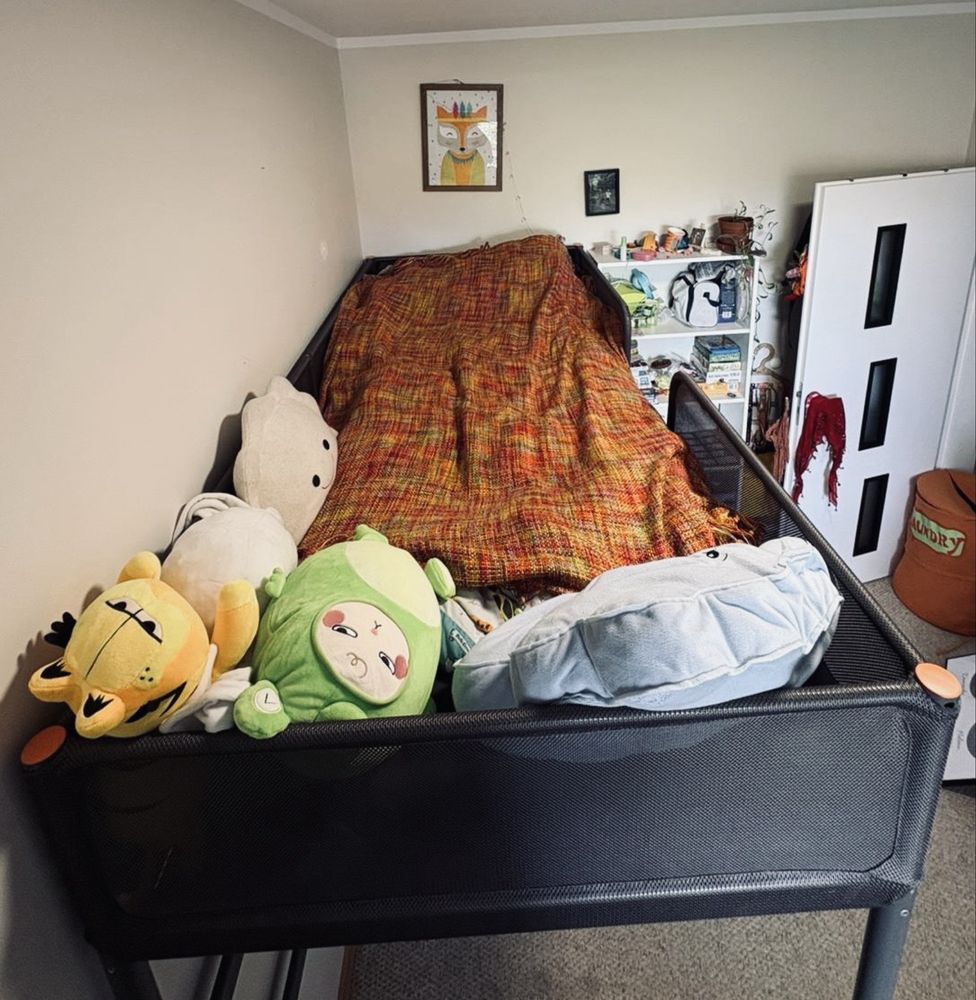Łóżko piętrowe IKEA TUFFING 90x200 + biurko IKEA MICKE 105x50 GRATIS