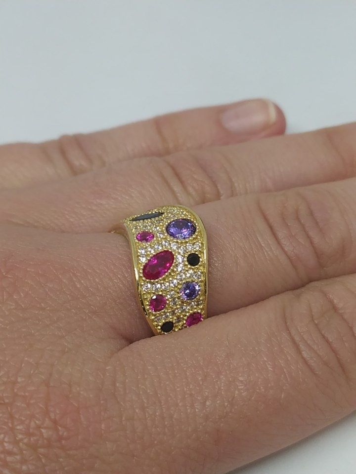 Piękny duży oryginalny złoty pierścionek z kolorowymi kamieniami złoto