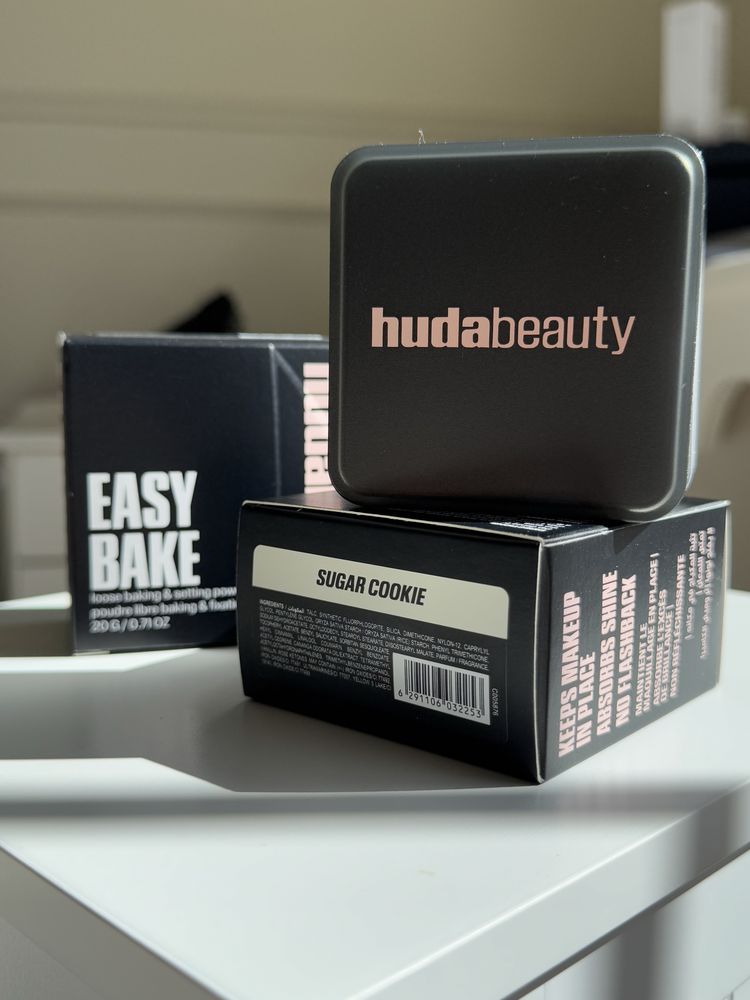 Пудра Huda Beauty Easy Bake Loose Baking & Setting Powder 2 формати р