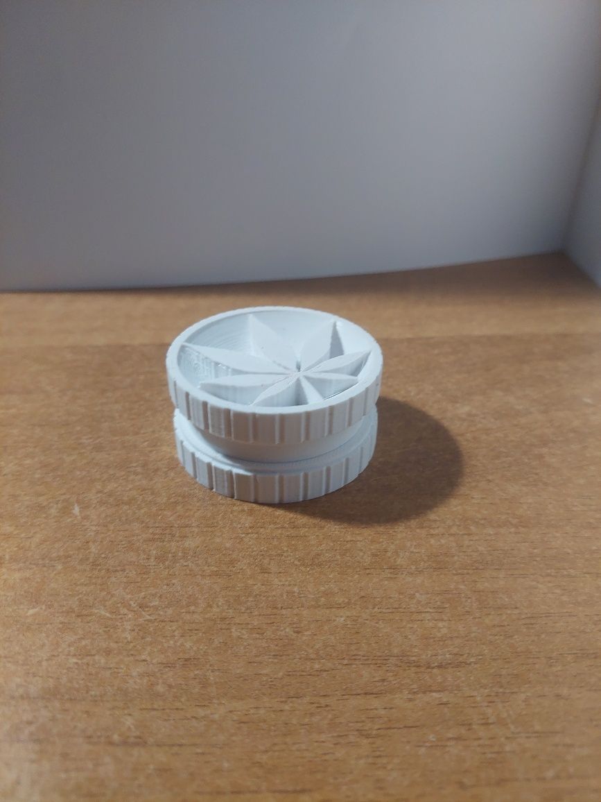 Młynek grinder do CBD