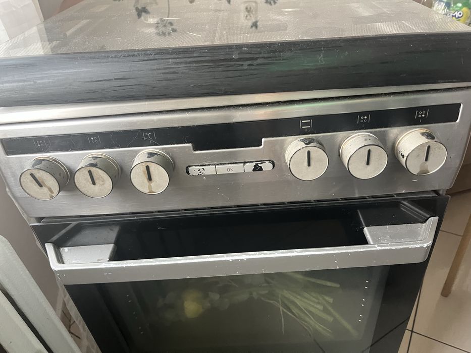 Kuchenka gazowa z el. Pikarnikiem