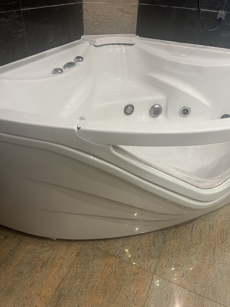 PILNE! Wanna z hydromasażem Poolspa Sport – narożna, ok. 140x140 cm