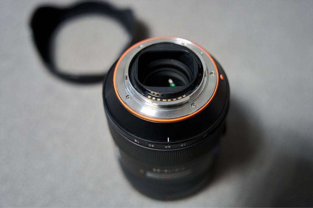 Sony A 16-35mm f/2.8 SSM Carl Zeiss+  перехідник Sony LA-EA-3