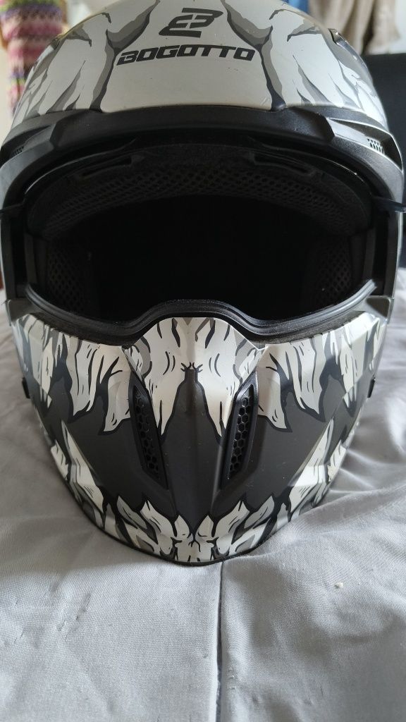 Capacete Bogotto