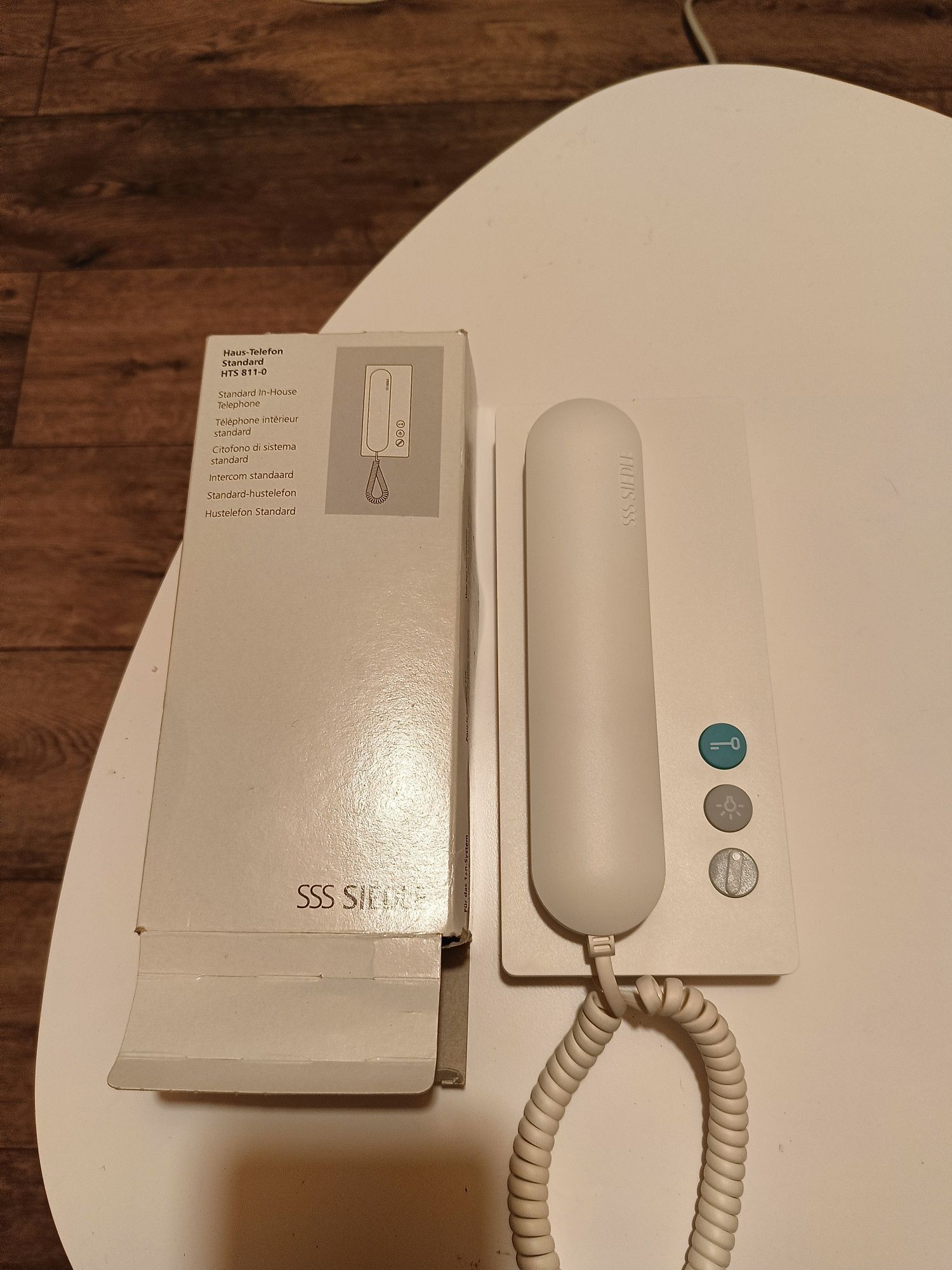 Domofon analogowy
HTA 811-0 W