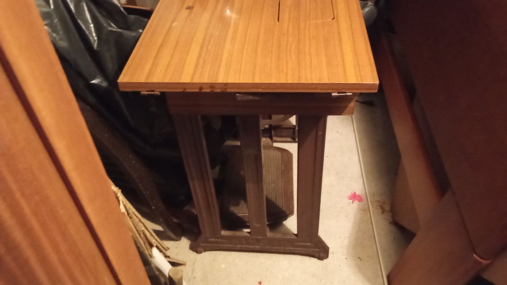 Mesa mt antiga para máquina costura