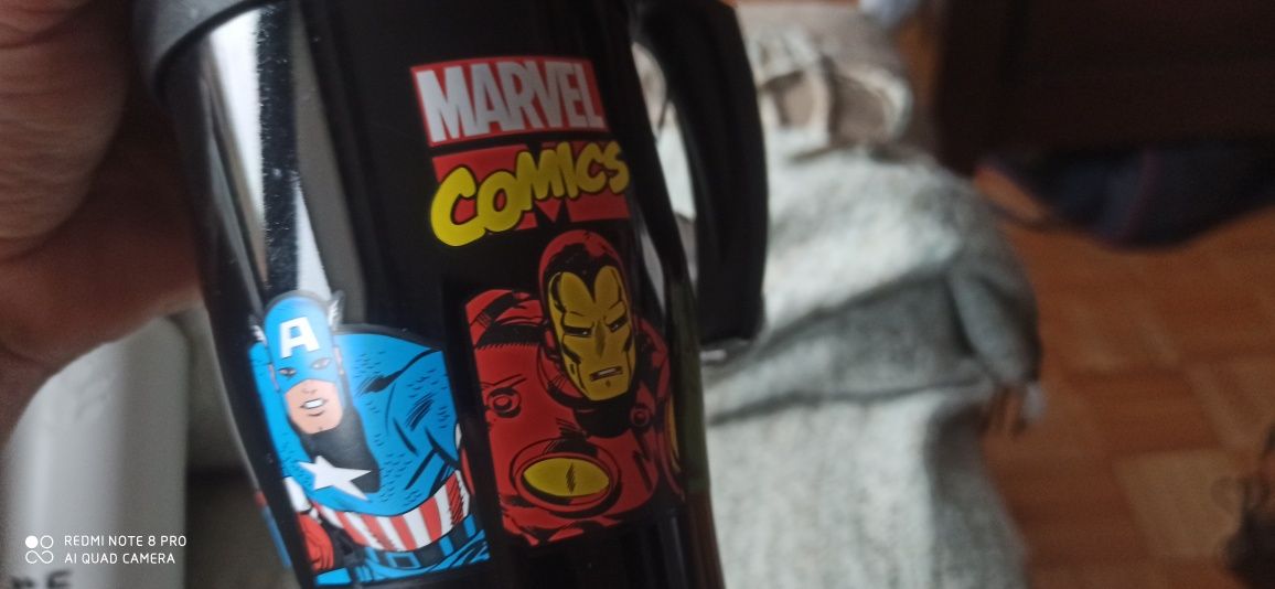 Kubek Marvel Comics podróżny