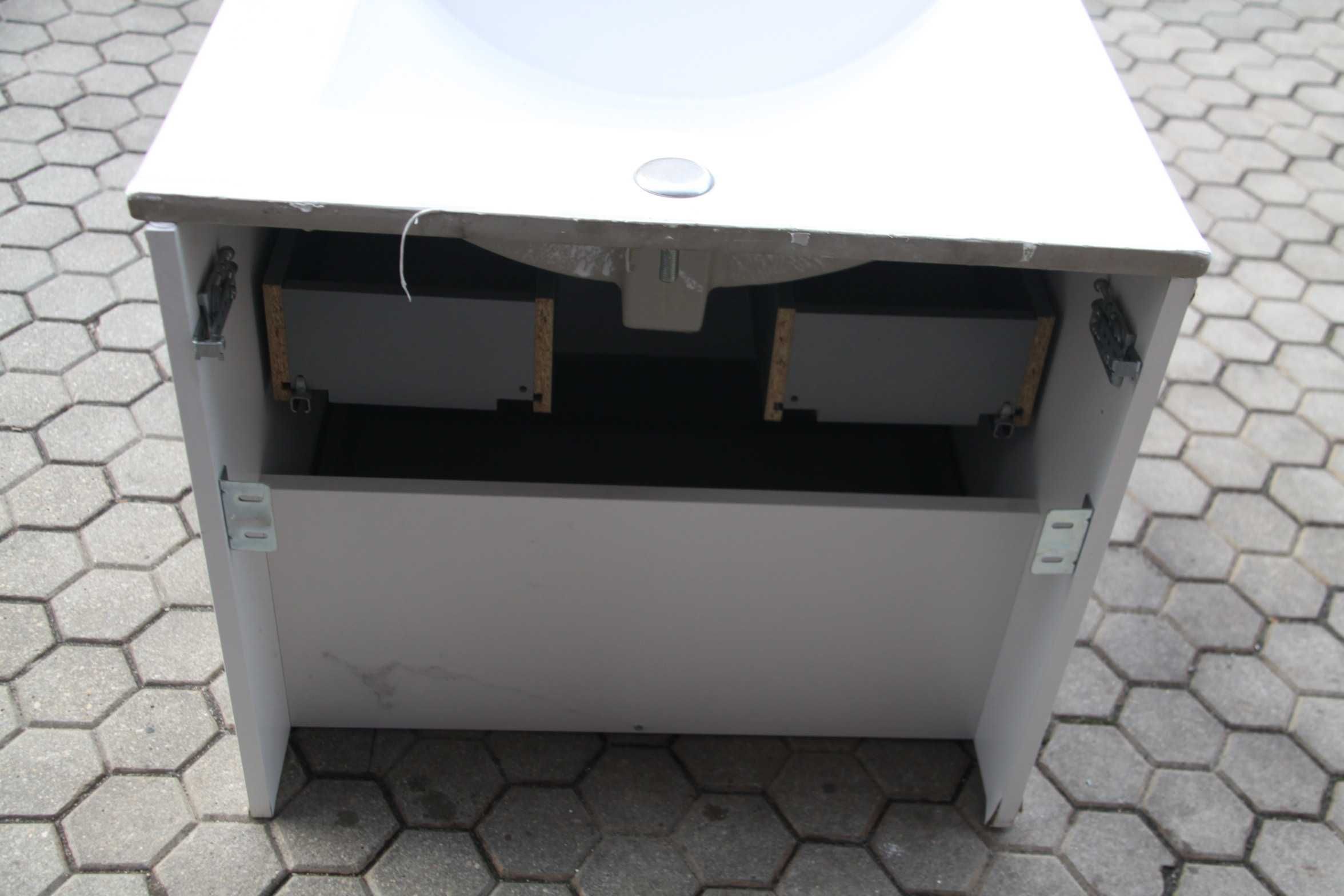 Szafka Łazienkowa  ze Zlewem Ceramicznym  Podwieszana