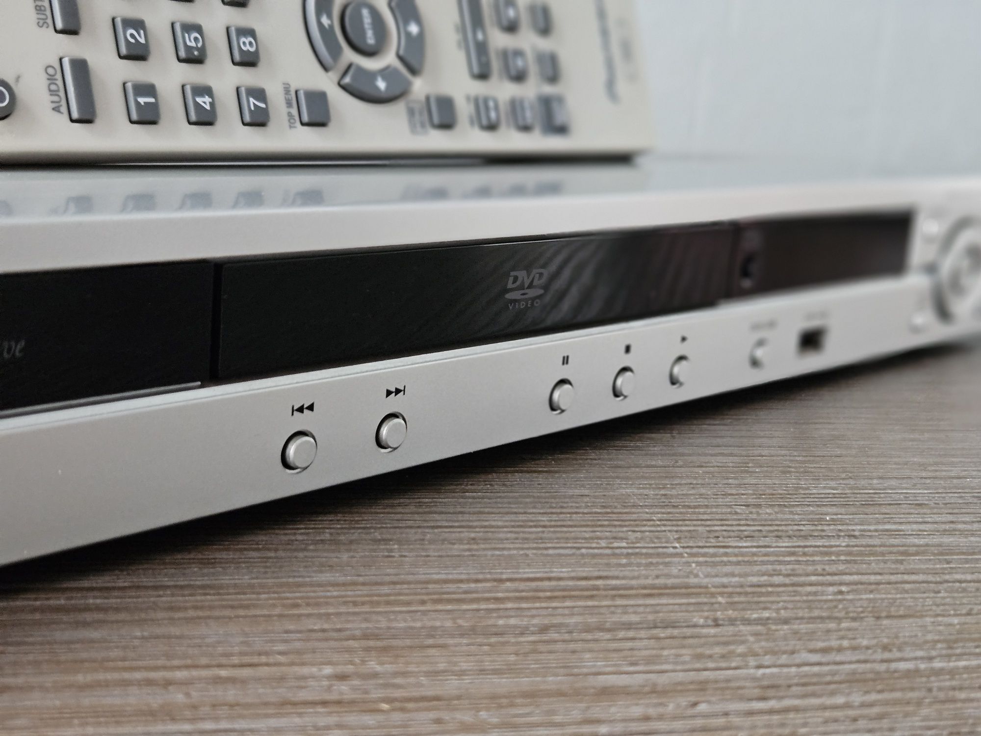 Odtwarzacz DVD Pioneer DV-320 srebrny
