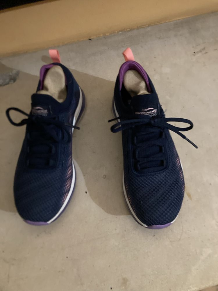 Skechers novos n 36.5 muito confortaveis