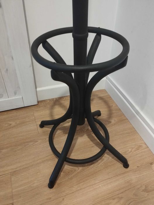Wieszak stojący drewniany jak Thonet czarny matowy
