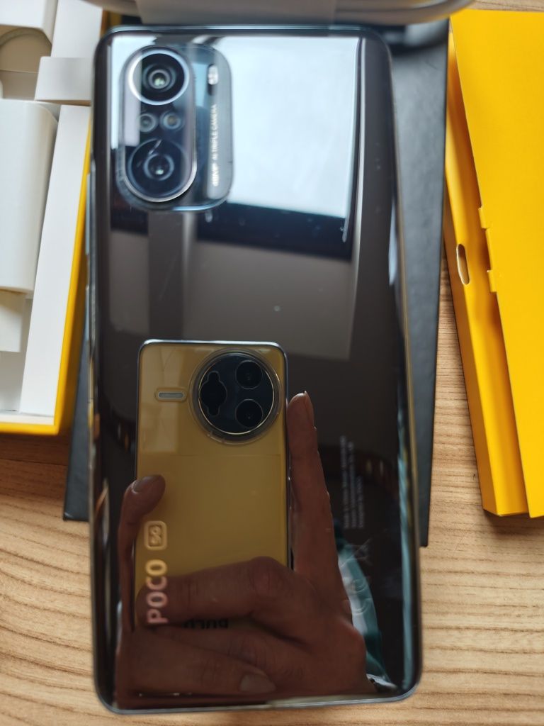Poco F3 stan idealny + gratis