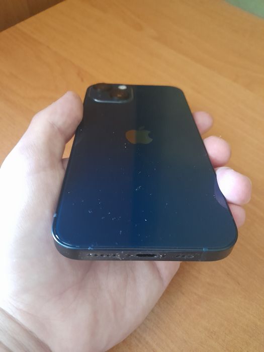 Продам айфон 13, 4/128