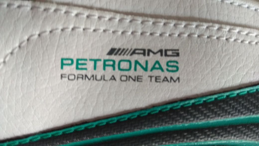 Sapatilhas Brancas PUMA AMG Mercedes 44