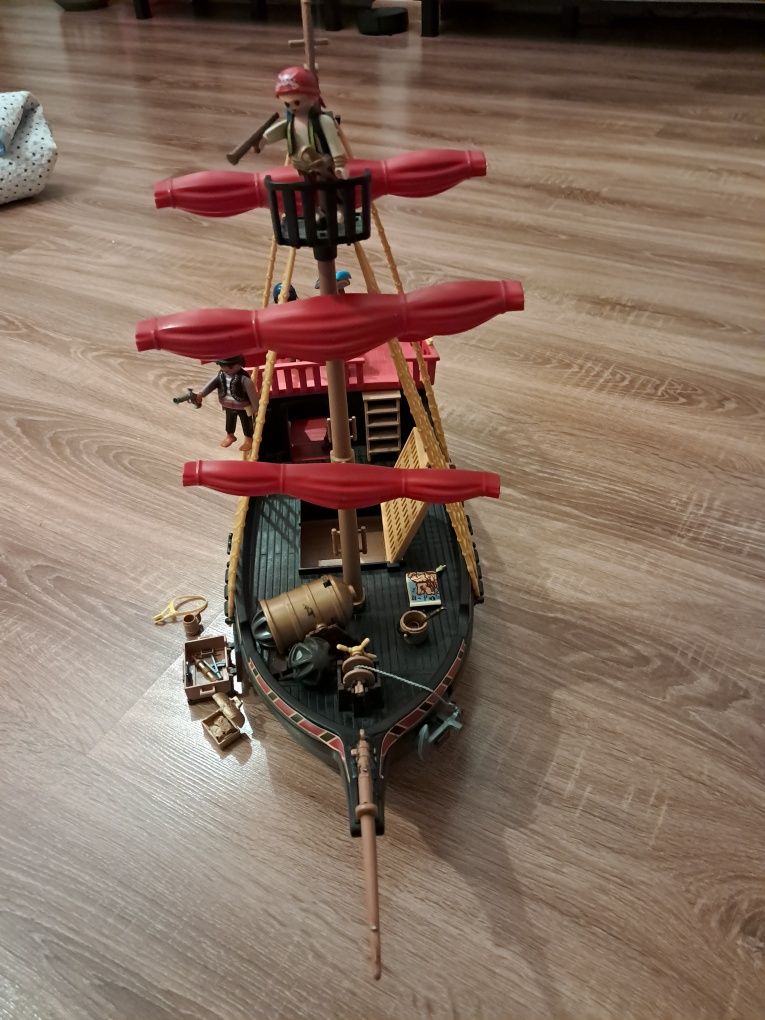 Mega statek piracki Playmobil na kółkach ruchome elementy