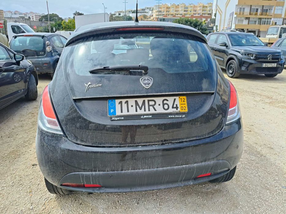 Lancia y 2012, acidentados