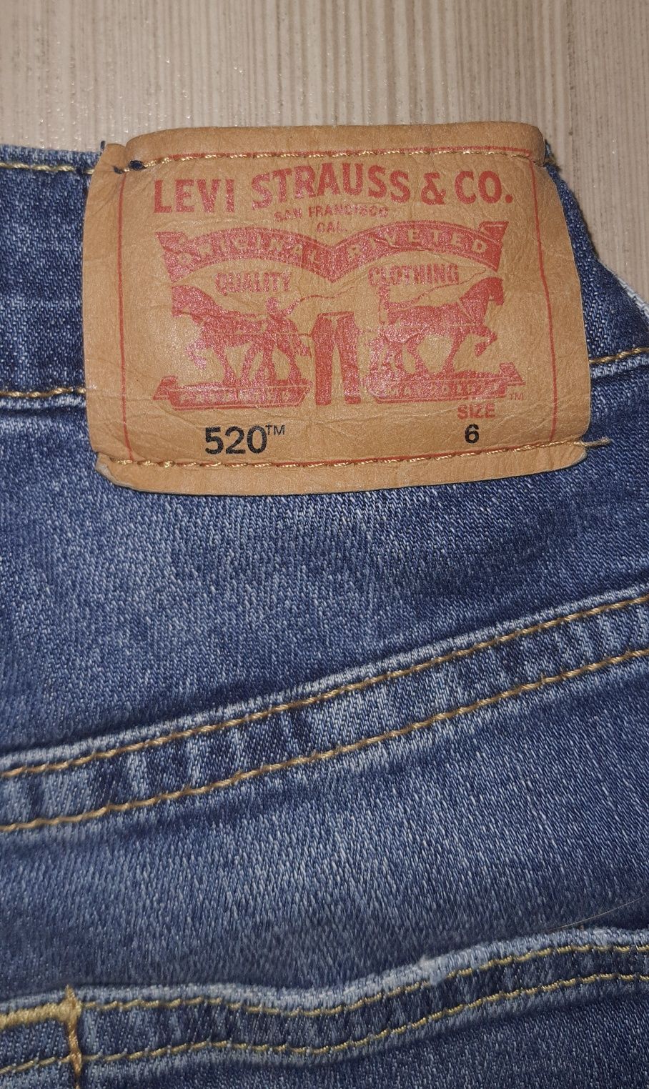 Джинсы Levi's на мальчика 5-7 лет, очень классные!