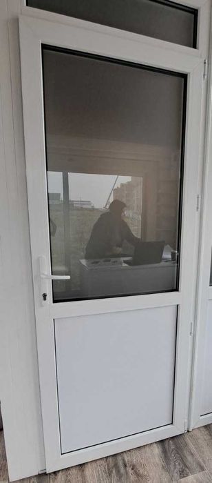 Нові білі двері за вигідною ціною - 4000 гривень. Дешевше не знайдете