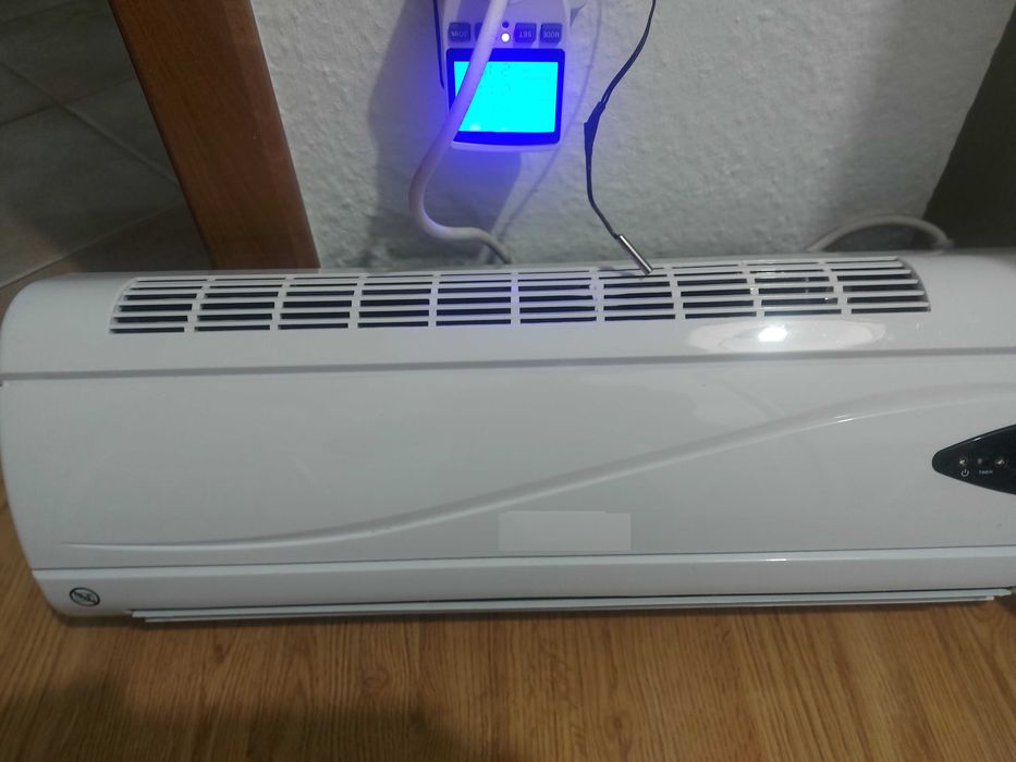 Grzejnik z nadmuchem i termostatem cyfrowym