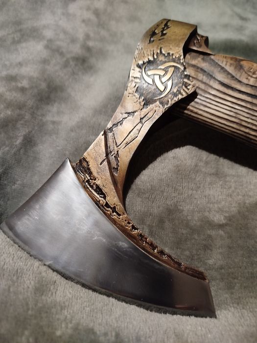 Топор ручной работы, сокира ручної роботи