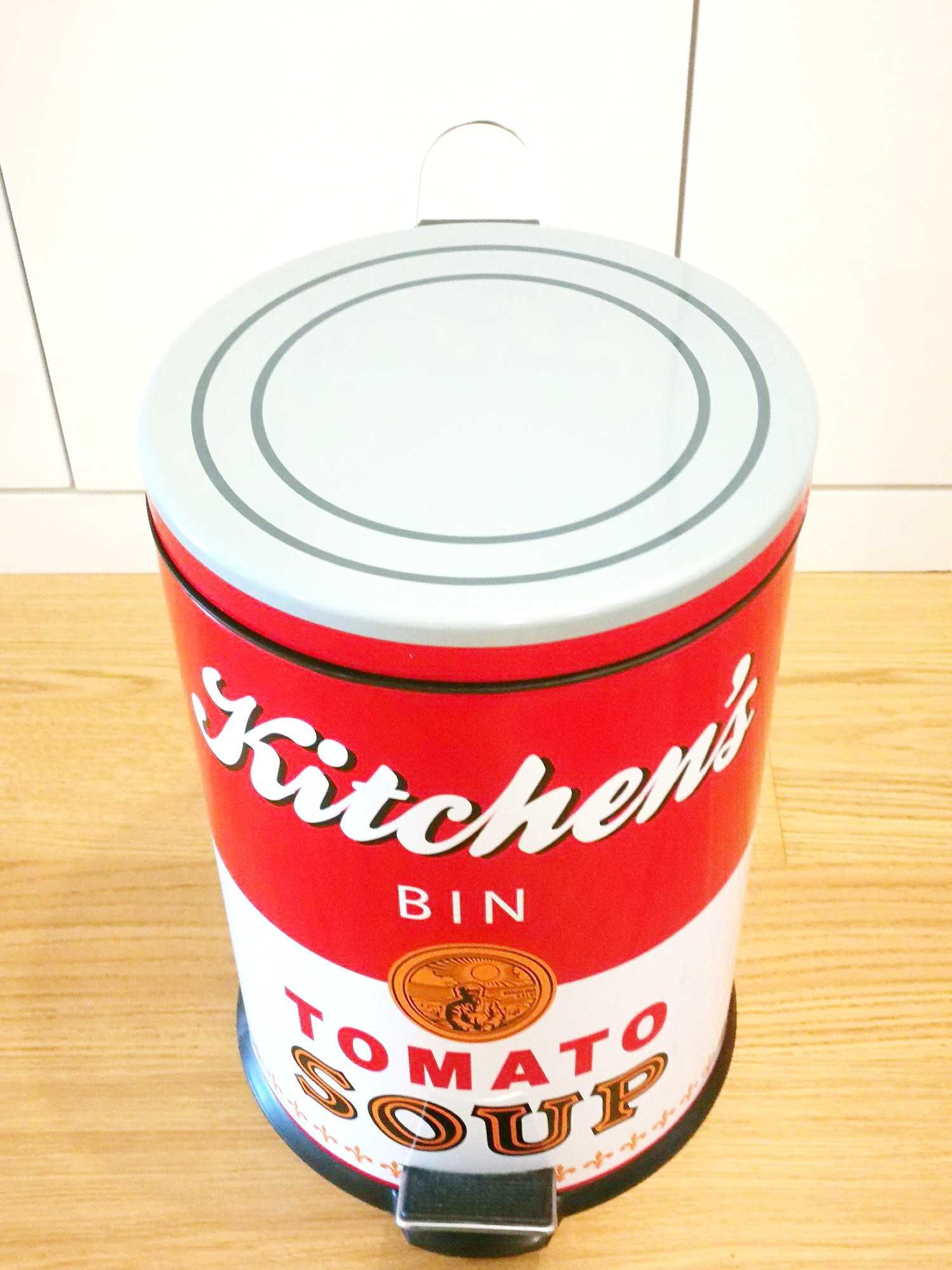 Caixote Lixo replica sopa de tomate campbell's tomato soup