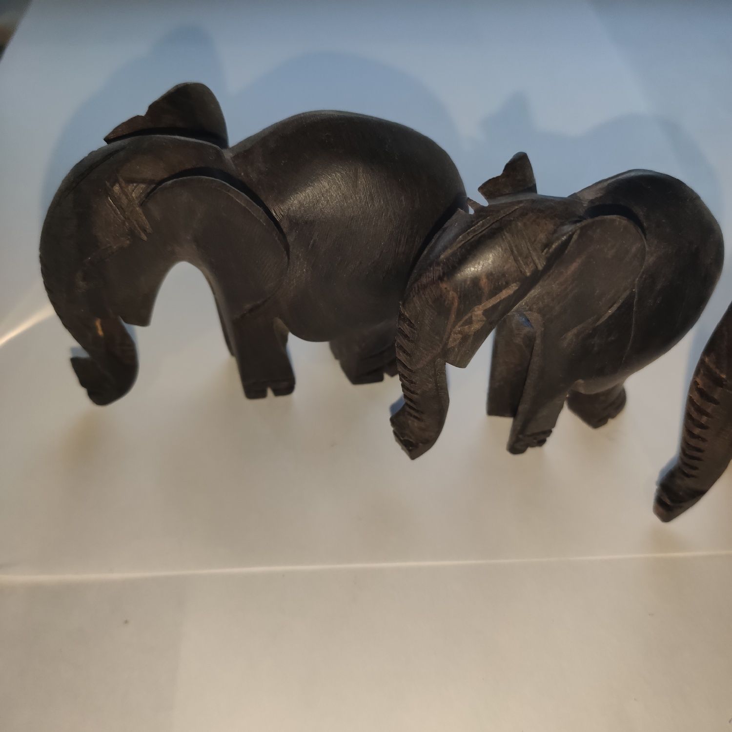 Conjunto de 5 elefantes em madeira vindos da costa de marfim