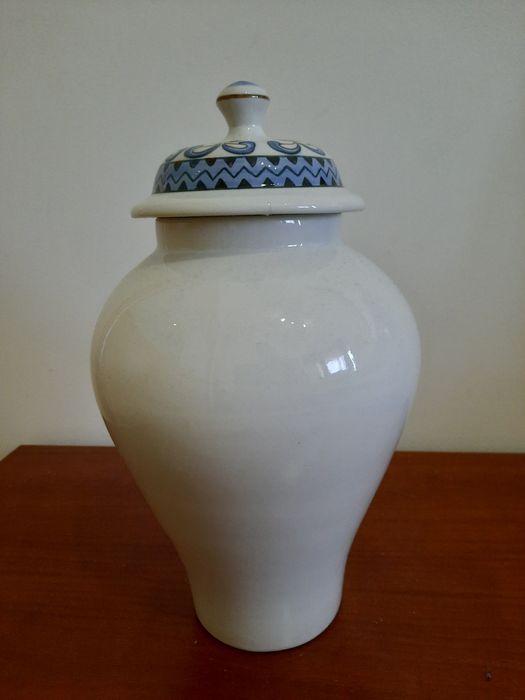 Jarra em procelana de Viana do Castelo