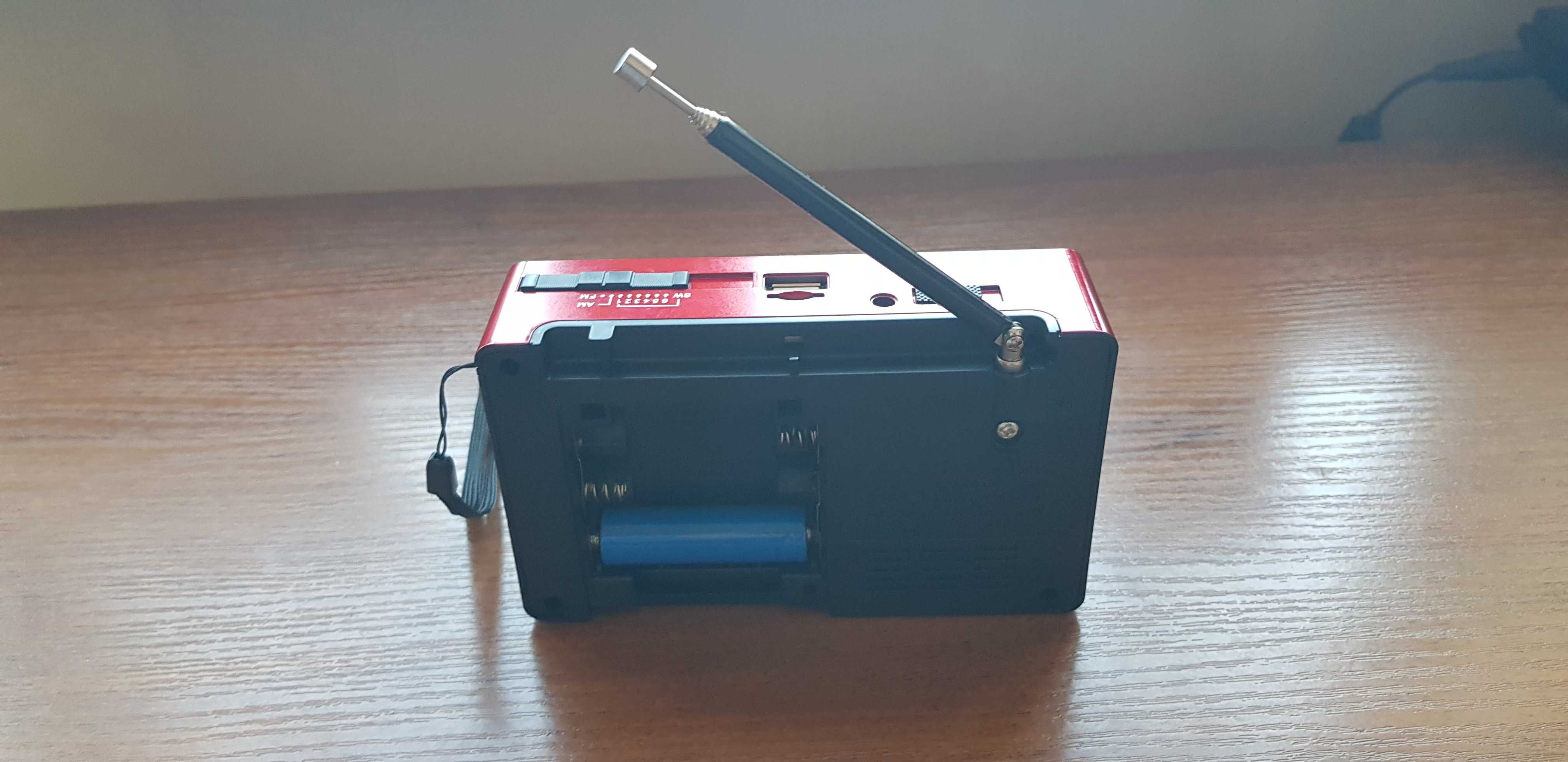 Радиоприемник радіоприймач Golone rx-8866 с Led-фонариком