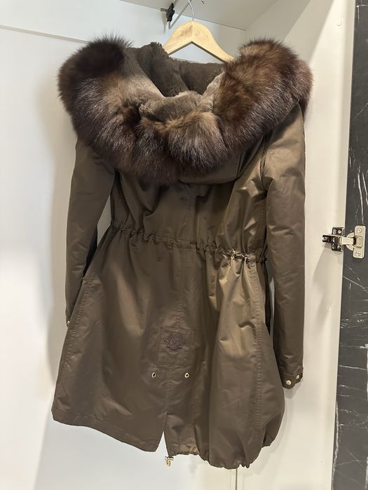 Парка,куртка ,женская с натуральных мехом
