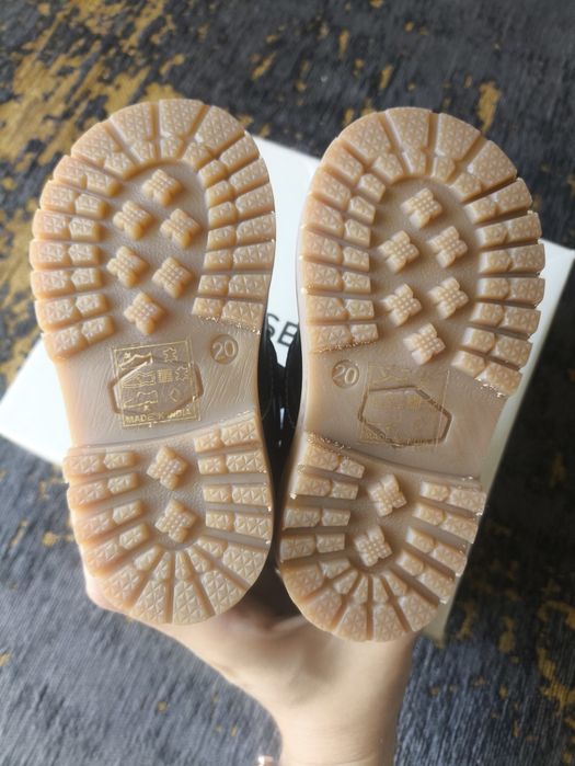 Botas de bebé em pele novas | Tamanho 20