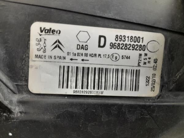 Ótica / farol direita PEUGEOT Partner II