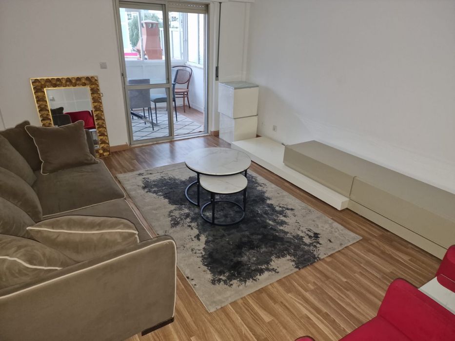 Apartamento Mem Martins São Carlos, T2 ums Suite