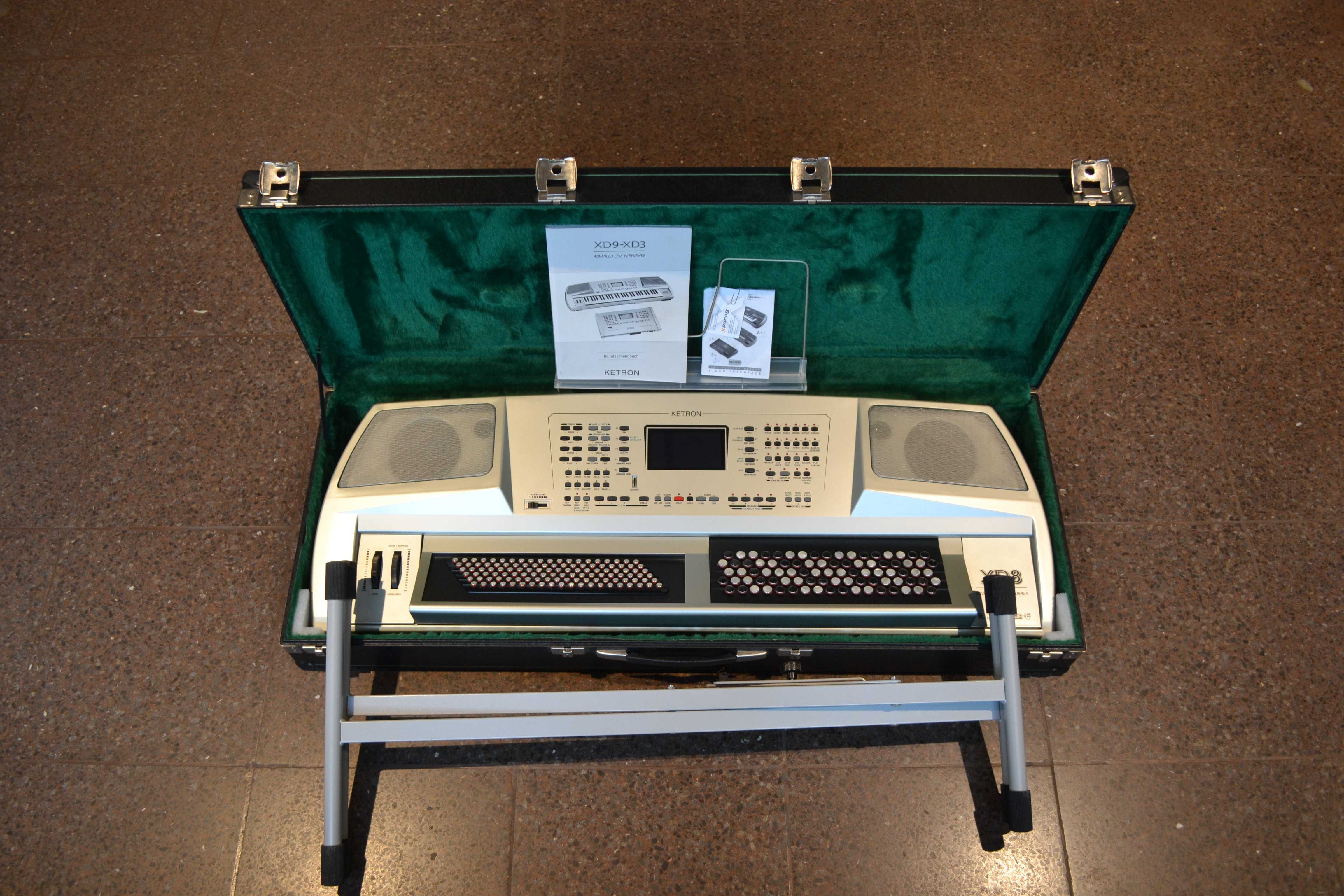 Orgon Ketron XD8 Com Pedaleira