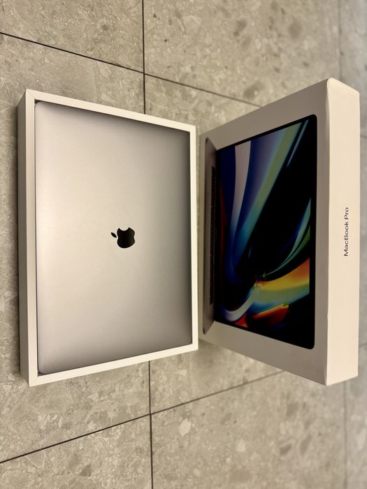 Macbook pro 16 2019 apple 16gb ram 256gb i7